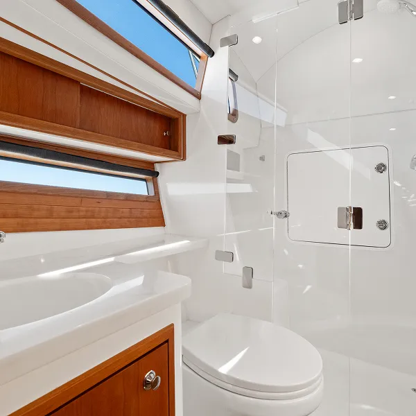 Enclosed head - interior view